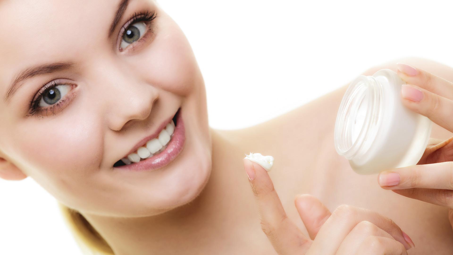 Tips for Taking Care of Your Skin & when to visit Dermatology Clinics in Qatar ?
